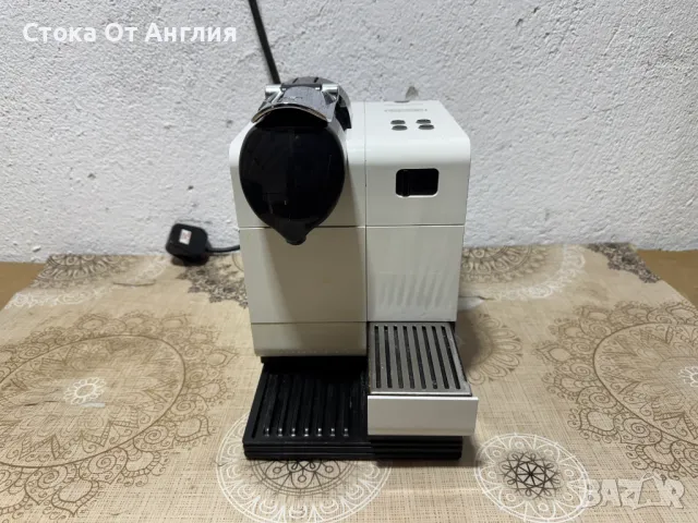 Кафемашина DeLonghi EN 520.W Nespresso, снимка 1 - Кафемашини - 48047241