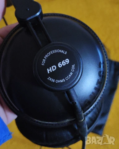 Студийни слушалки Superlux HD-669 в идеално състояние, снимка 2 - Слушалки и портативни колонки - 53444306