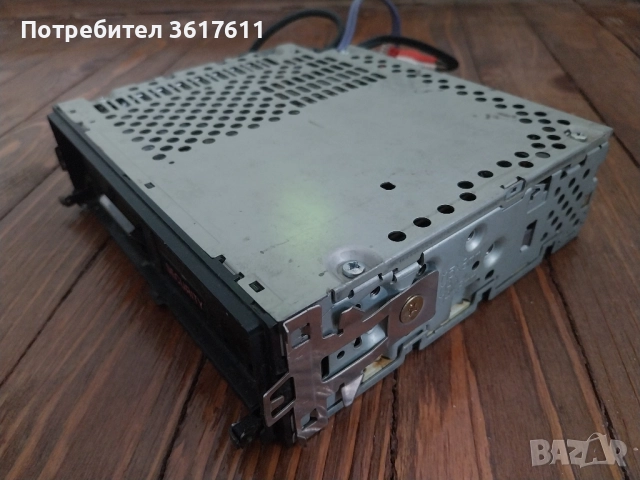 Касетофон радиокасетофон Clarion за автомобил, снимка 4 - Аксесоари и консумативи - 52107771