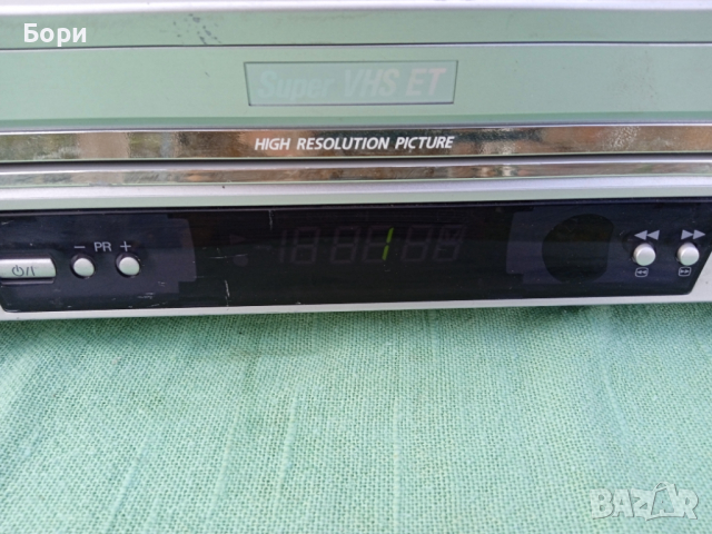 JVC Super VHS HI-FI  HR-S 5972, снимка 3 - Плейъри, домашно кино, прожектори - 36423871