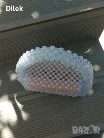  Ръчно изработена дамска чанта от мъниста – стил и елегантност в едно!
, снимка 5 - Чанти - 50793581