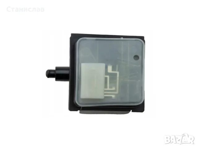 Mercedes CLA-Class C118 Моторче за заключване на резервоар , снимка 5 - Части - 50303026