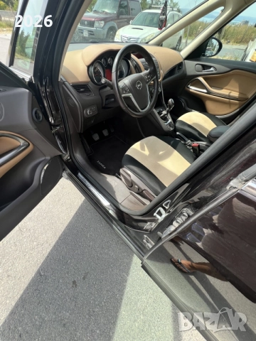 Opel Zafira tourer 1.6 турбо 150к.с, снимка 8 - Автомобили и джипове - 55898892