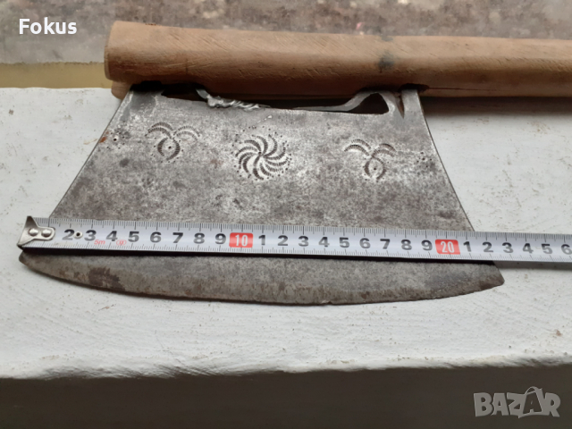 Стара кована брадва секира сатър, снимка 6 - Антикварни и старинни предмети - 36218058