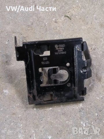 Стойка поставка казанче бензинови пари Голф 5 Ауди А3 VW Golf 5 Audi A3 8P Passat Touran 1K0127811C