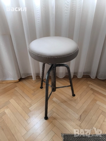 Бар стол на винт