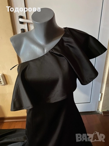 Много стилна официална дълга черна рокля с едно рамо, снимка 3 - Рокли - 52500524