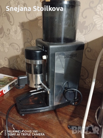 Кафемашина с кафемелачка, снимка 5 - Кафе машини - 52347513
