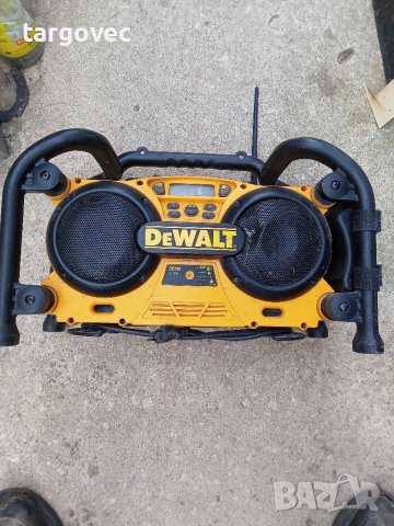 Радио и зарядно DeWalt