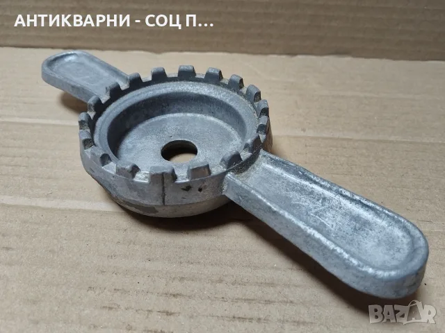 Стара Соц Алуминиева Затварачка За Буркани. / НОМЕР 881., снимка 2 - Буркани, бутилки и капачки - 55730135
