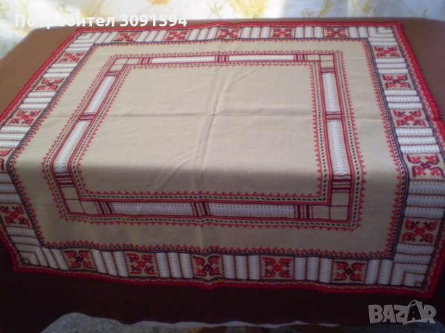 Ръчно бродирано каре -покривка Българска бродерия, снимка 2 - Антикварни и старинни предмети - 34385053