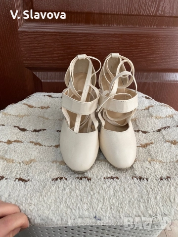 Обувки с ток