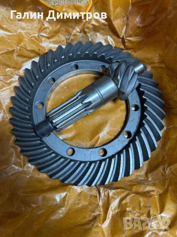 Корона и пиньон УАЗ