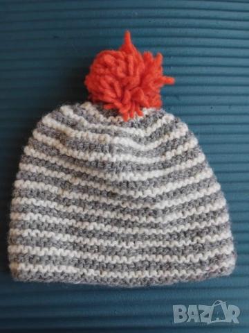 Вълнена зимна шапка , снимка 4 - Шапки - 53432515