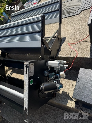 Електрическа Двойна Степенка  LiPPERT Project 2000 за MORELO Reisemobile  (Неразличима от нова) , снимка 10 - Къмпинг мебели - 51801559