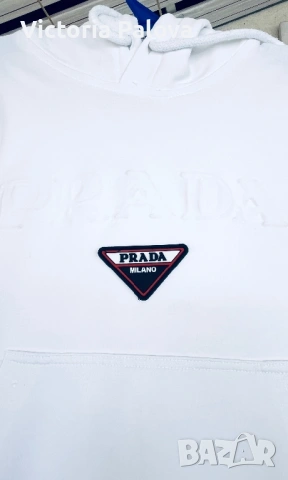 Детско худи с качулка PRADA оригинал  унисекс – бяло, за 3-4 години , снимка 3 - Детски Блузи и туники - 53711698