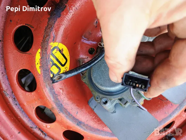 Моторче за задна чистачка ауди 80 б4 ,а6 с4, снимка 2 - Части - 48890510