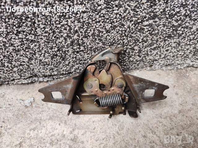 Заключващ механизъм преден капак за Пасат/ Поло, снимка 4 - Части - 51447918