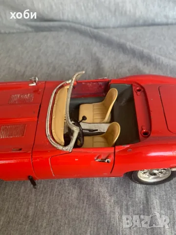 количка  Jaguar E-Type Spider 1961  1:18  Bburago , снимка 2 - Колекции - 55970641