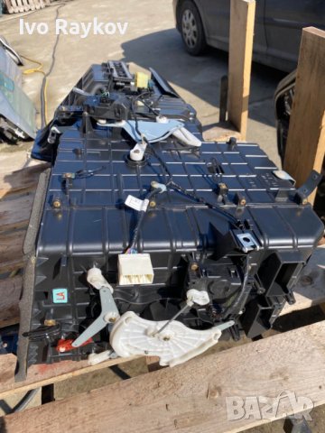 Задна кутия за парно , оборудвана за Kia Carnival