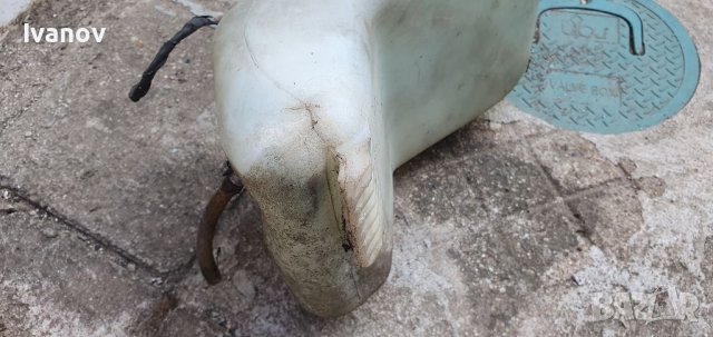 Казанче течност чистачки за бмв е34 с помпичка моторче датчик ниво bmw e 34 Washer tank 3.5L, снимка 10 - Части - 41639175