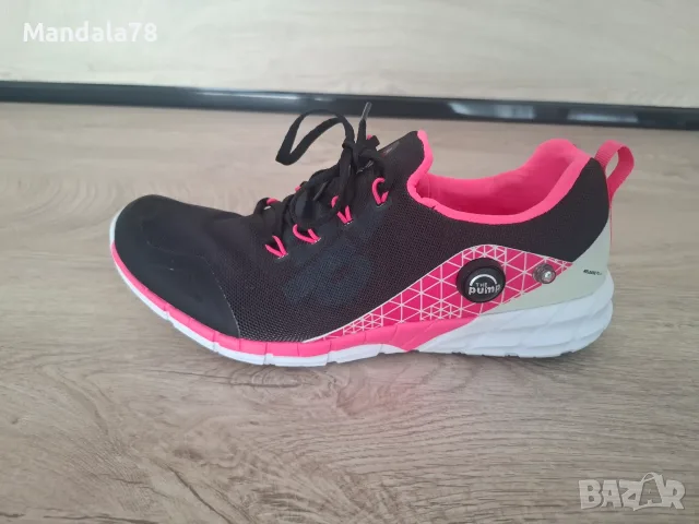 Продавам дамски маратонки Reebok Insta pump.