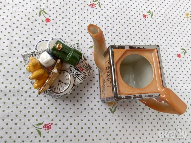 Малък ръчно изработен чайник Moving Day на Cardew Design, снимка 11 - Декорация за дома - 53571708