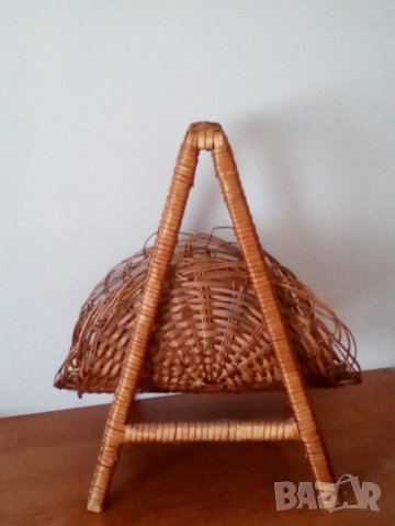 Поставка за вестници, ратан, снимка 2 - Градински мебели, декорация  - 42190968