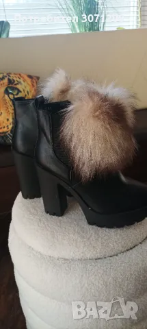 Предлагаме ботуши,чизми , и ботс с лисица по поръчка.
