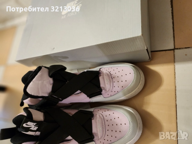 Дамски маратонки Nike, снимка 2 - Кецове - 52197716