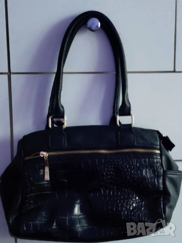 Черна дамска чанта