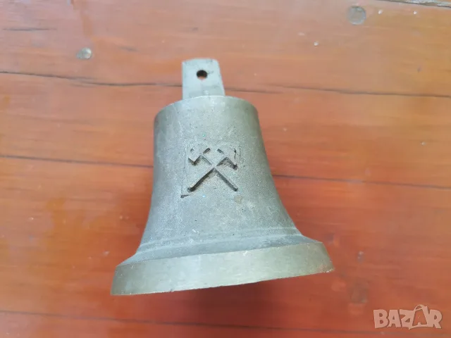 масивна бронзова камбана