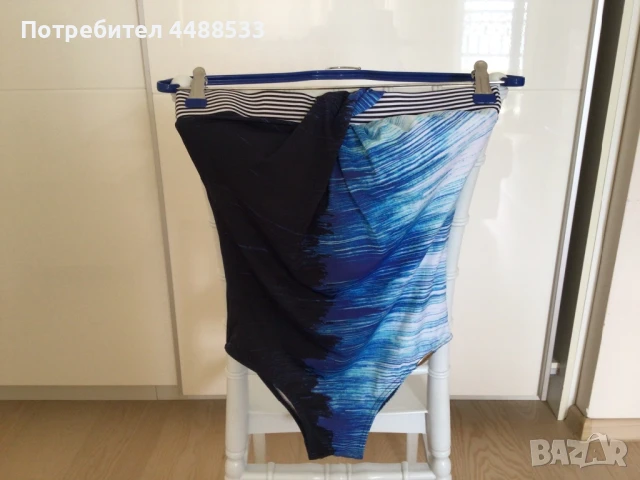 Дамски еднокомпонентен бански тип бандо. Нов