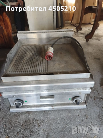 Продавам професионални две нови скари с оребрена част и гладка плоча