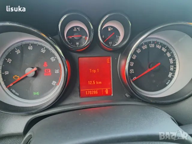 Опел Астра J 1,6 бензин 115коня , снимка 6 - Автомобили и джипове - 47346372