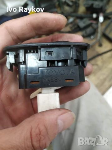 Копче , бутон огледала , Lexus Is200 , Toyota , снимка 2 - Части - 51197447
