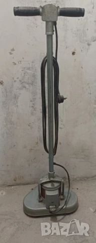 Съветска Руска Машина за полиране и почистване на паркет ЕПМ2, снимка 2 - Други машини и части - 50753496