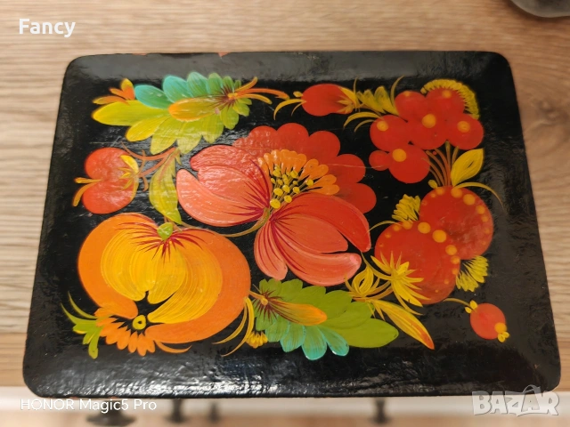 Ръчно рисувана дървена кутия