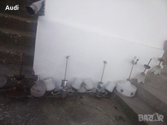 Ретро полилей за таван  различни модели Цена за брой 10лв.