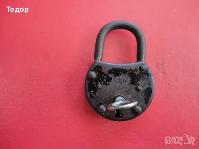 Страхотен немски катинар Sue с ключ