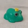 Стара Соц Българска Пластмасова Играчка с Механизъм - Жабока Принц, снимка 2