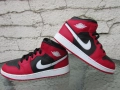 Маратонки Nike Air Jordan 1 Mid, снимка 1