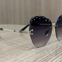 Слънчеви очила с черни стъкла и блестящи нежни камъчета, снимка 5 - Слънчеви и диоптрични очила - 44529130