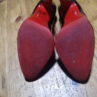 louboutin обувки със ток, снимка 4 - Дамски обувки на ток - 42643189