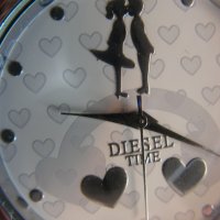 Часовник DIESEL TIME с любовна скала., снимка 1 - Дамски - 38988851