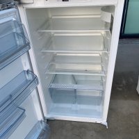 Малък хладилник AEG  за вграждане 102 см, снимка 3 - Хладилници - 39363988