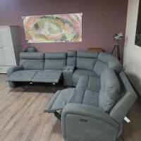 Сив ъглов диван от плат с електрически релаксиращ механизъм, снимка 4 - Дивани и мека мебел - 44342839