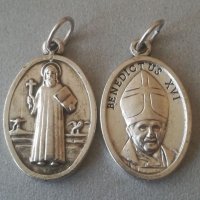 Медальон. Висулка. Двулицев. Папа Йоан Павел 2. Папа Бенедикт 16. ITALY. Сребърни, снимка 1 - Колиета, медальони, синджири - 40084689