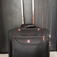 Компактен куфар за стюард/еса с, снимка 1 - Куфари - 41705729
