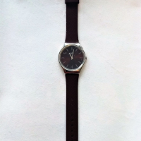 Дамски часовник Skinburgundy, снимка 2 - Дамски - 36418055